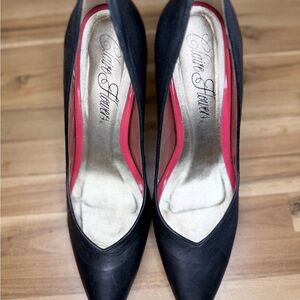 Claire Flowers Women’s Black Pointed Toe Pumps w/ gold accents